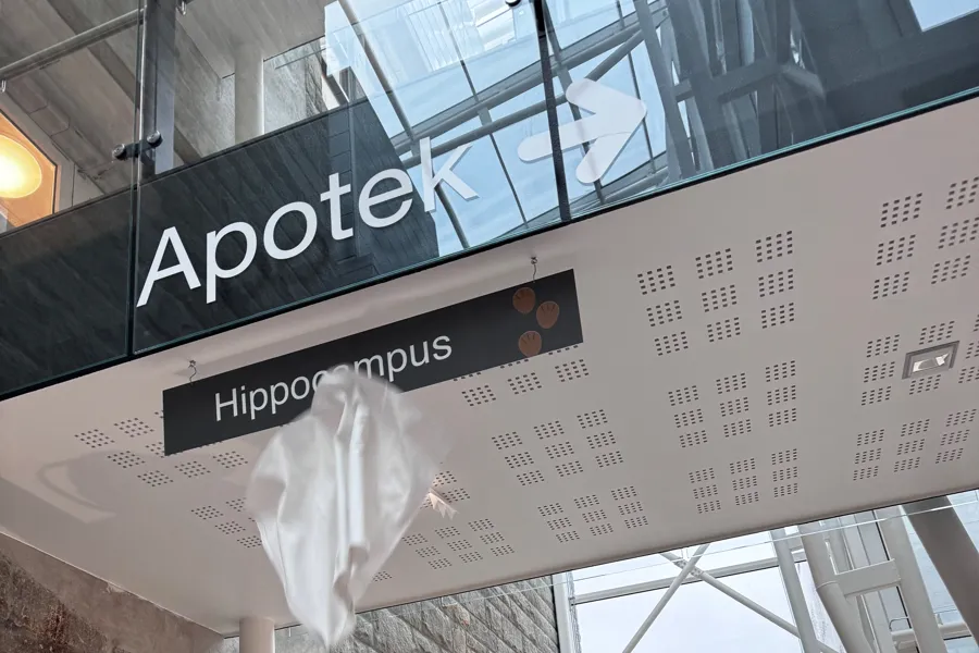 Avdukning av et skilt som står Hippocampus på