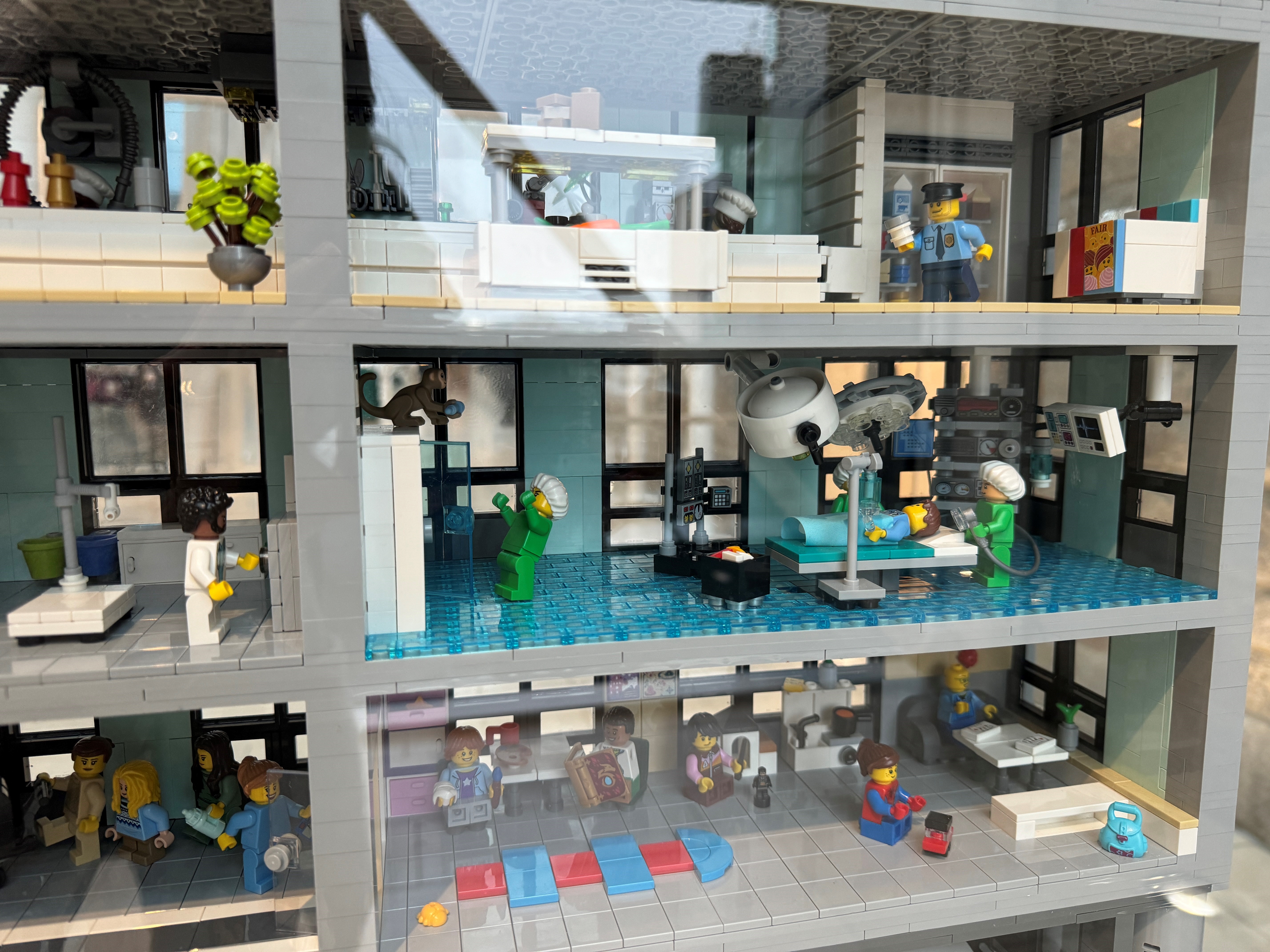 Legofigurer på sykehus