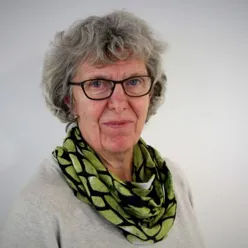 En person som bruker briller