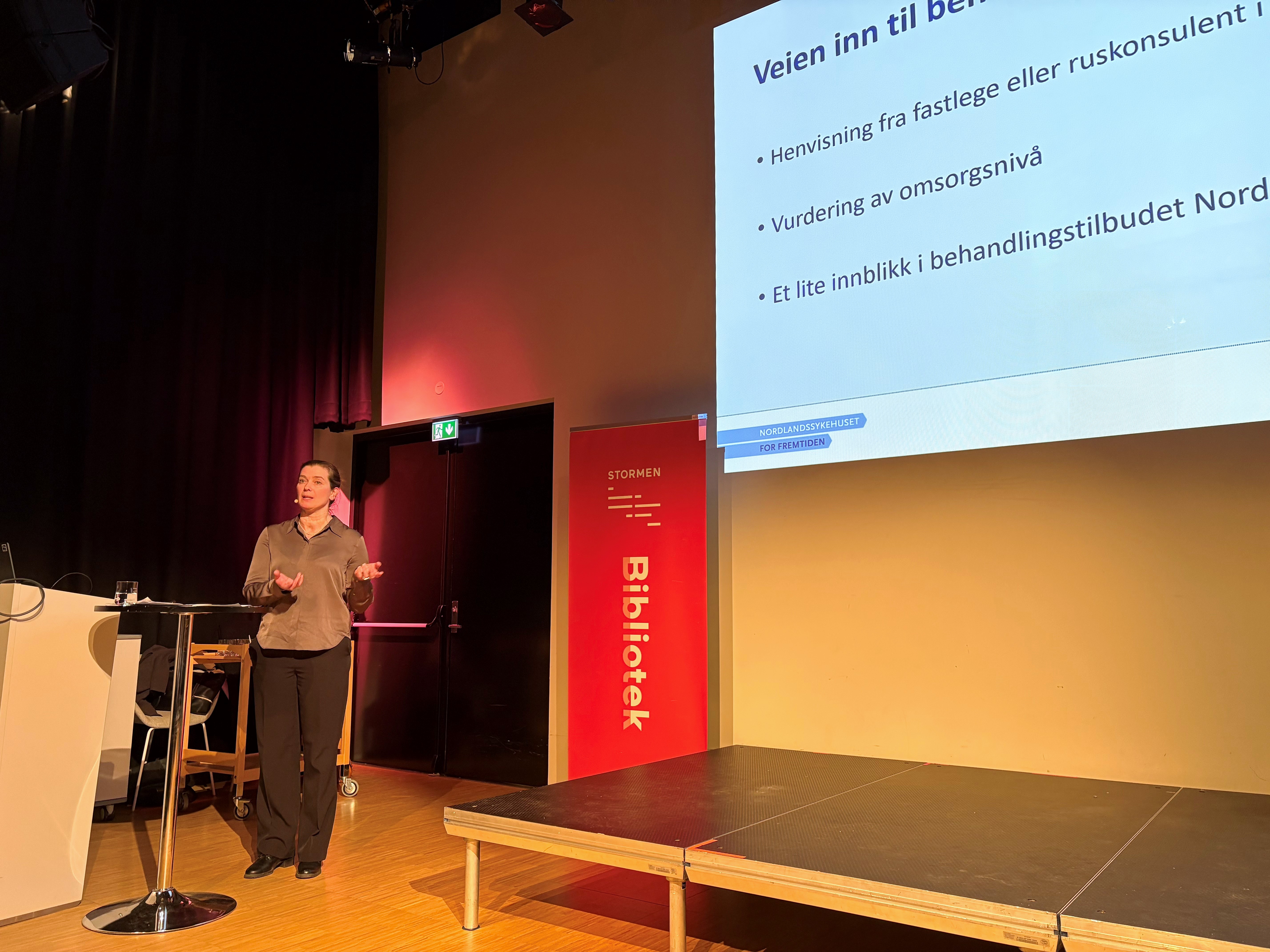 En person som holder en presentasjon
