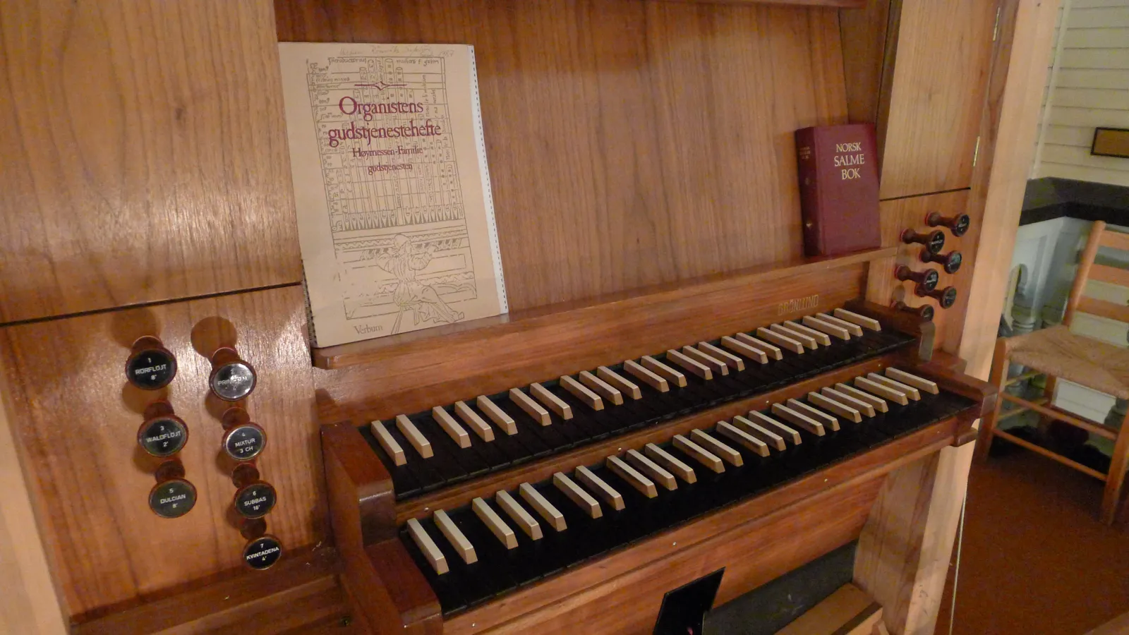 Et piano med en tone