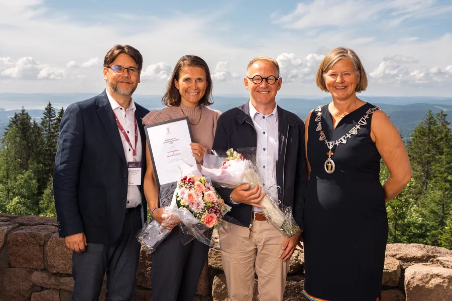 Visepresident Nils Kristian Klev i Legeforeningen, prosjektleder Maren Ranhoff Hov i Stiftelsen Norsk Luftambulanse og ved Oslo universitetssykehus, prosjektleder John Helge Flage ved Nordlandssykehuset og president Anne-Karin Rime i Legeforeningen.