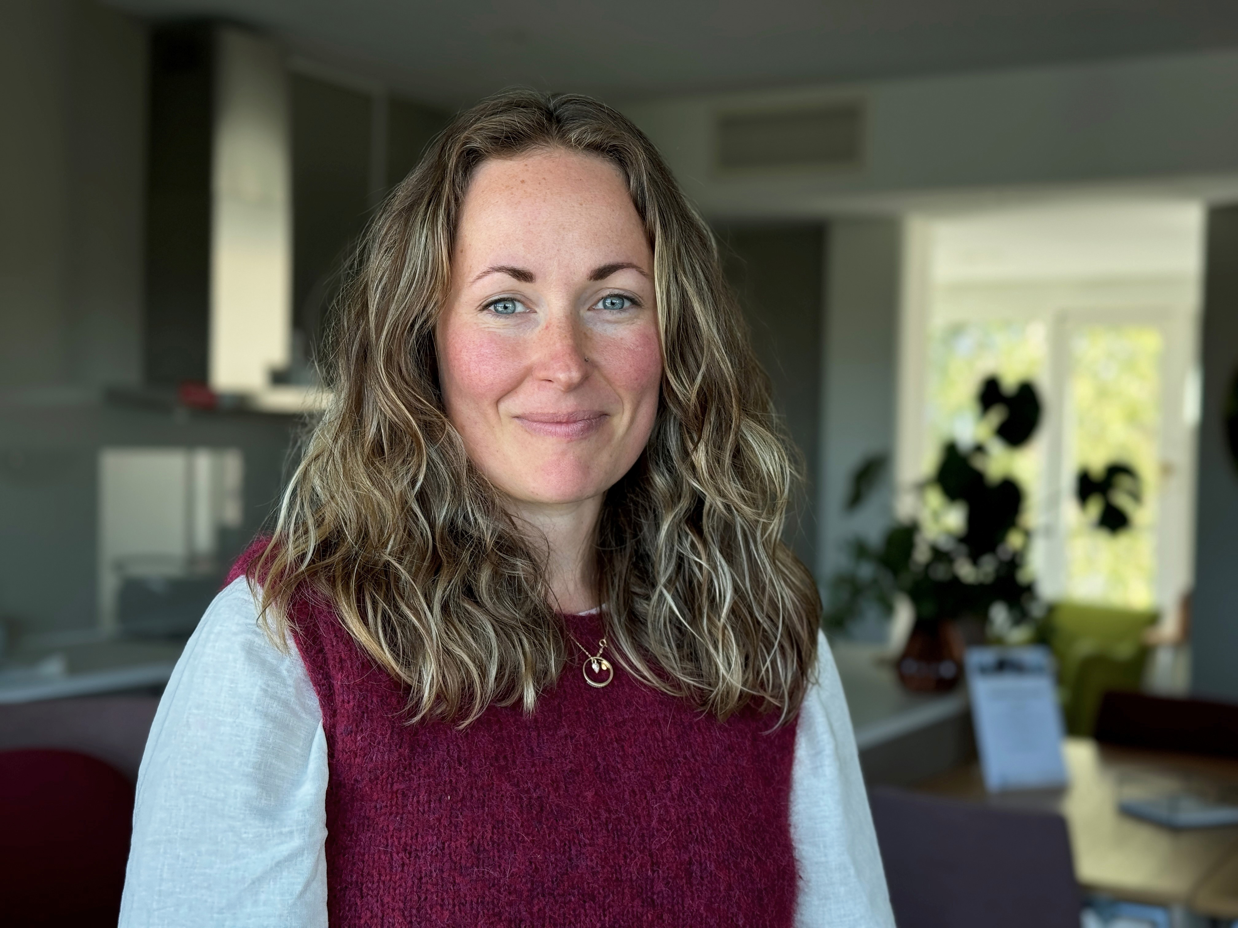 En person med langt hår