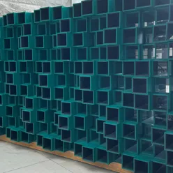 Grønne firkanter i ulik størrelse satt sammen