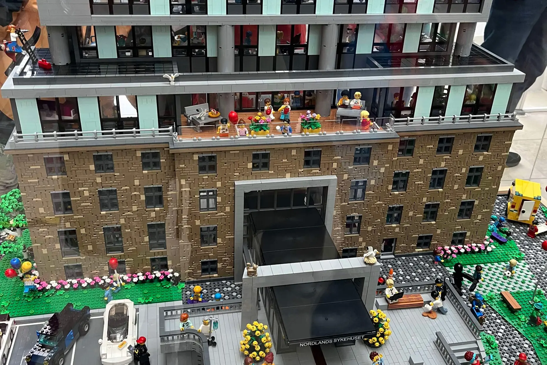 En høy vinkel av en bygning