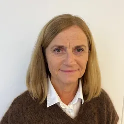 En person med langt hår
