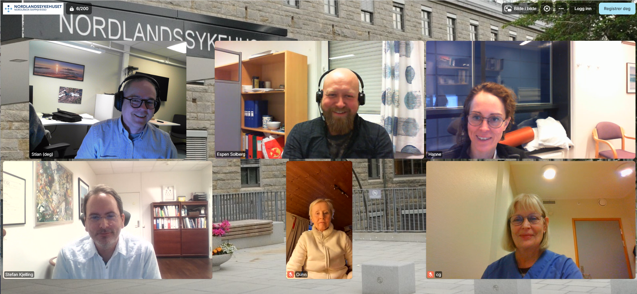 Seks personer har en digital samtale med video