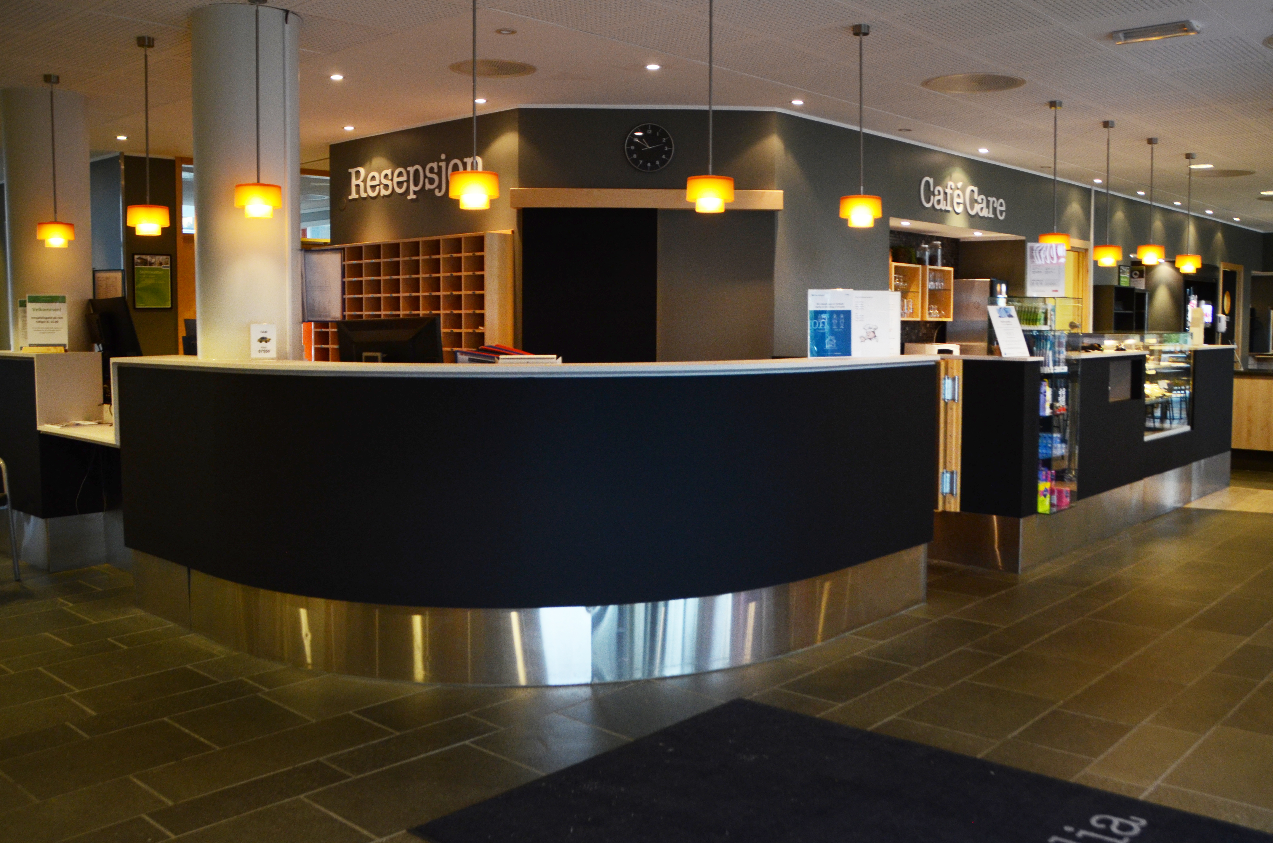 Resepsjonen til Zefyr hotell