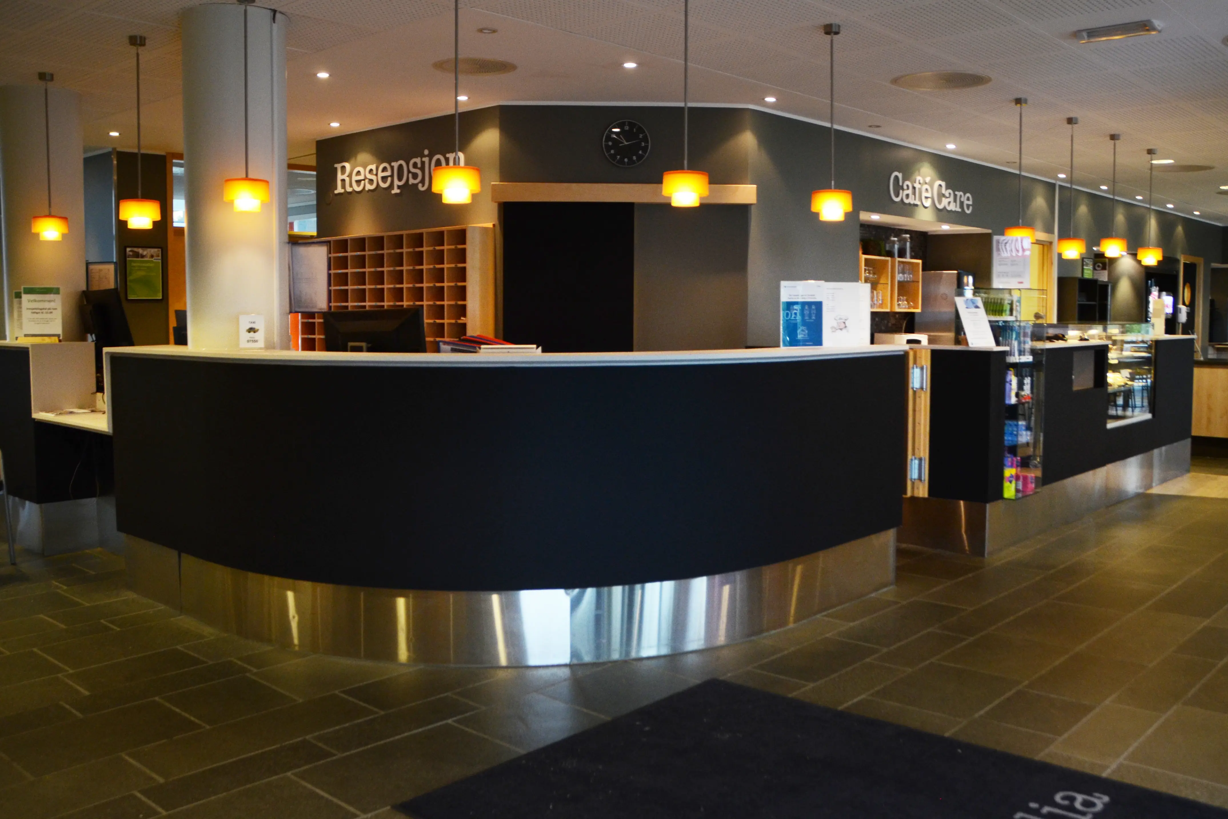 Resepsjonen til Zefyr hotell