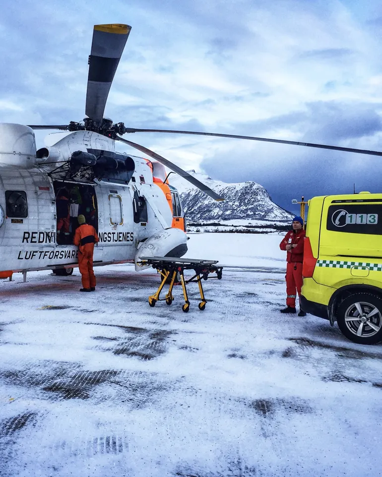 Ambulanse og helikopter