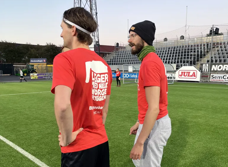 To fotballspillere