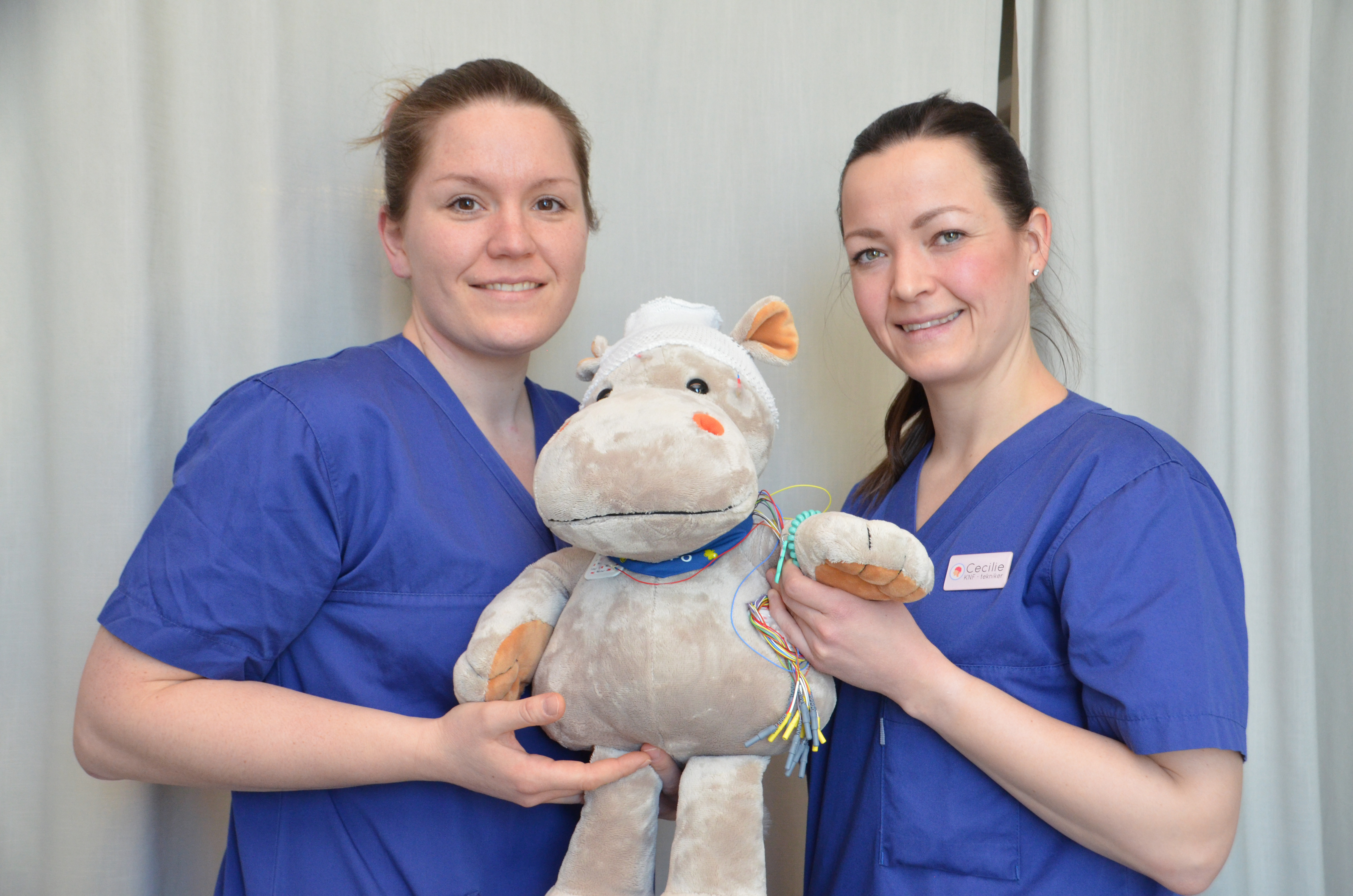 Sykehusbamsen Hippo og sykepleiere